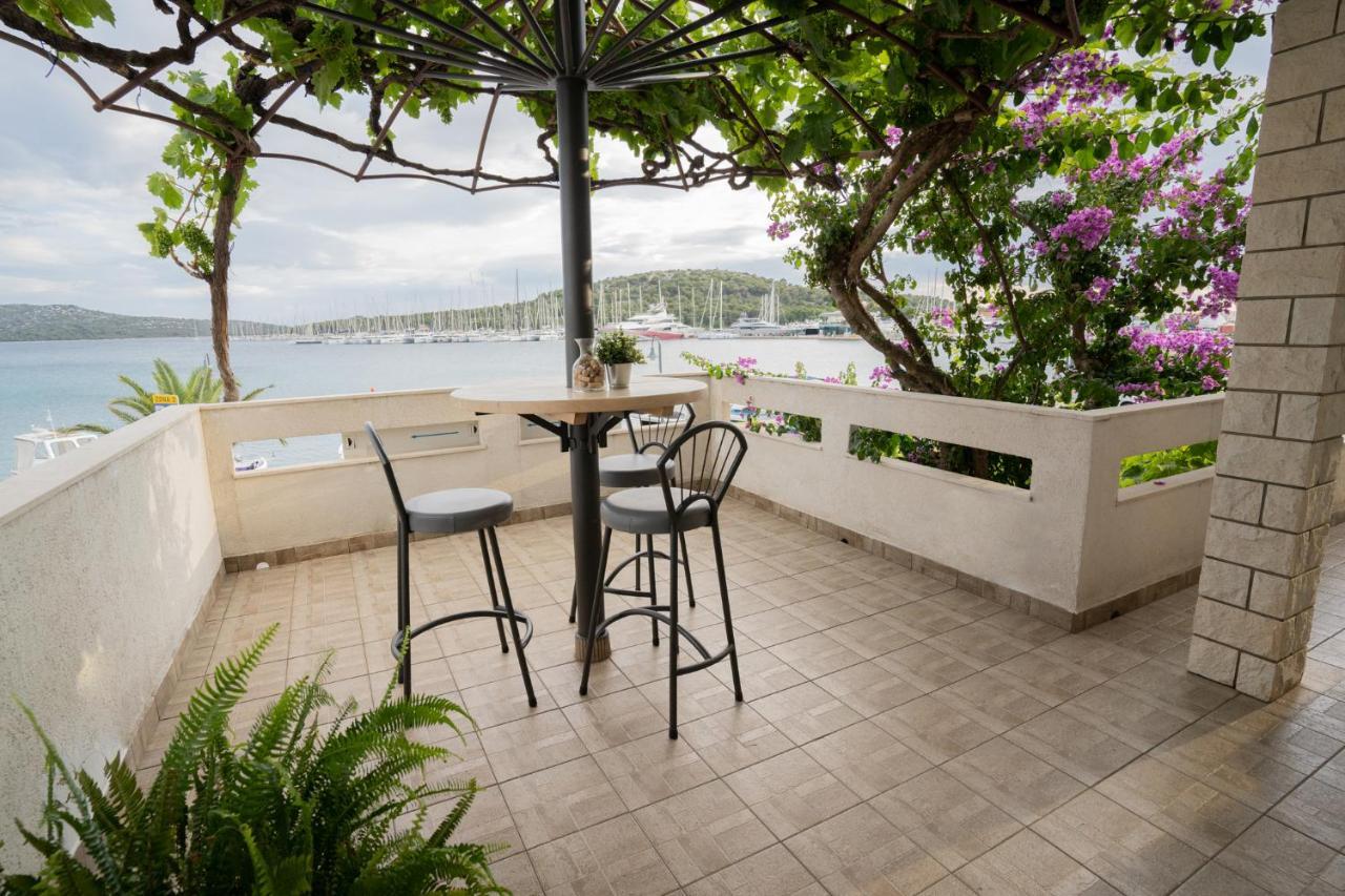 Apartmani Bilonic Rogoznica Rogoznica  Bagian luar foto